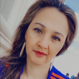 Meet your Posher, Alexandra